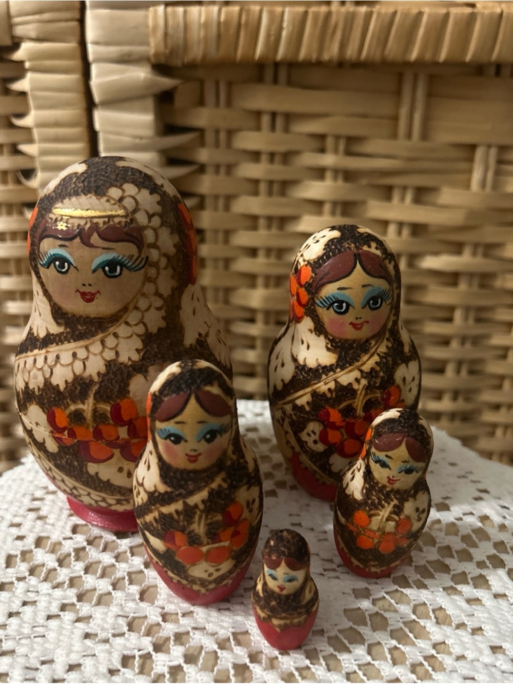 Vintage Russian Nesting Dolls Matryoshka Babushka 5 Pc Wood Burned Zagorsk Set